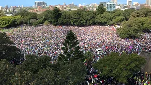 Global Climate Strike. Zeci de mii de oameni au participat la manifestaţii în Australia/ Demonstraţii similare, astăzi, în toată lumea | FOTO, VIDEO