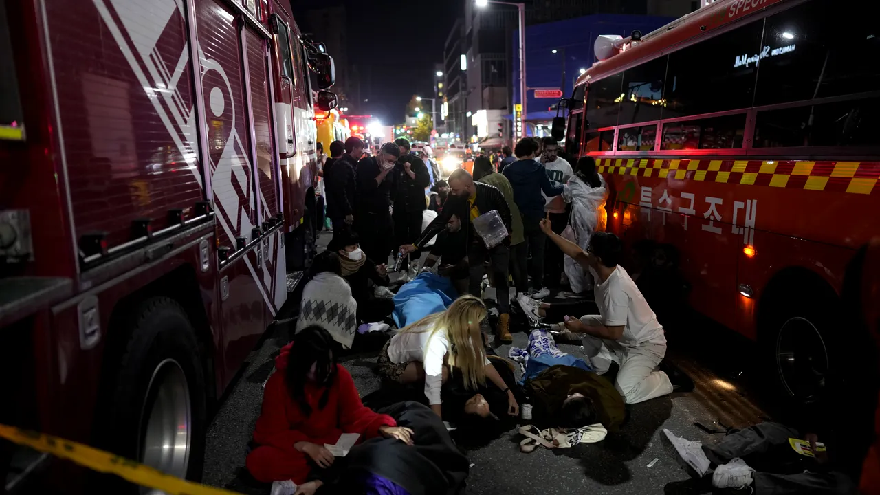 La un an după tragedia de la Seul, Coreea de Sud şi Japonia interzic petrecerile şi adunările de Halloween