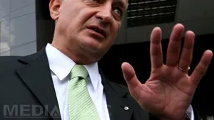 Frunda: Un Parlament mic poate fi mai uşor supus de către un preşedinte autoritar tip Ceauşescu, Băsescu