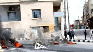 Cel puţin 100 de manifestanţi au fost ucişi în oraşul sirian Deraa