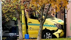 ALERTĂ la Oslo: Un individ înarmat a intrat cu o ambulanţă furată într-un grup de oameni - FOTO, VIDEO