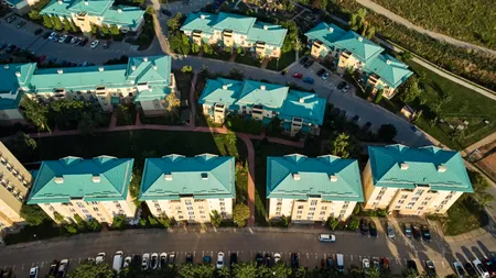 Cum alegi un dezvoltator imobiliar: 8 criterii esențiale