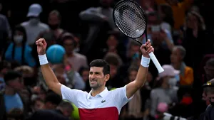 Victorie muncită pentru Novak Djokovic la Mastersul de la Paris, prima după finala US Open pierdută