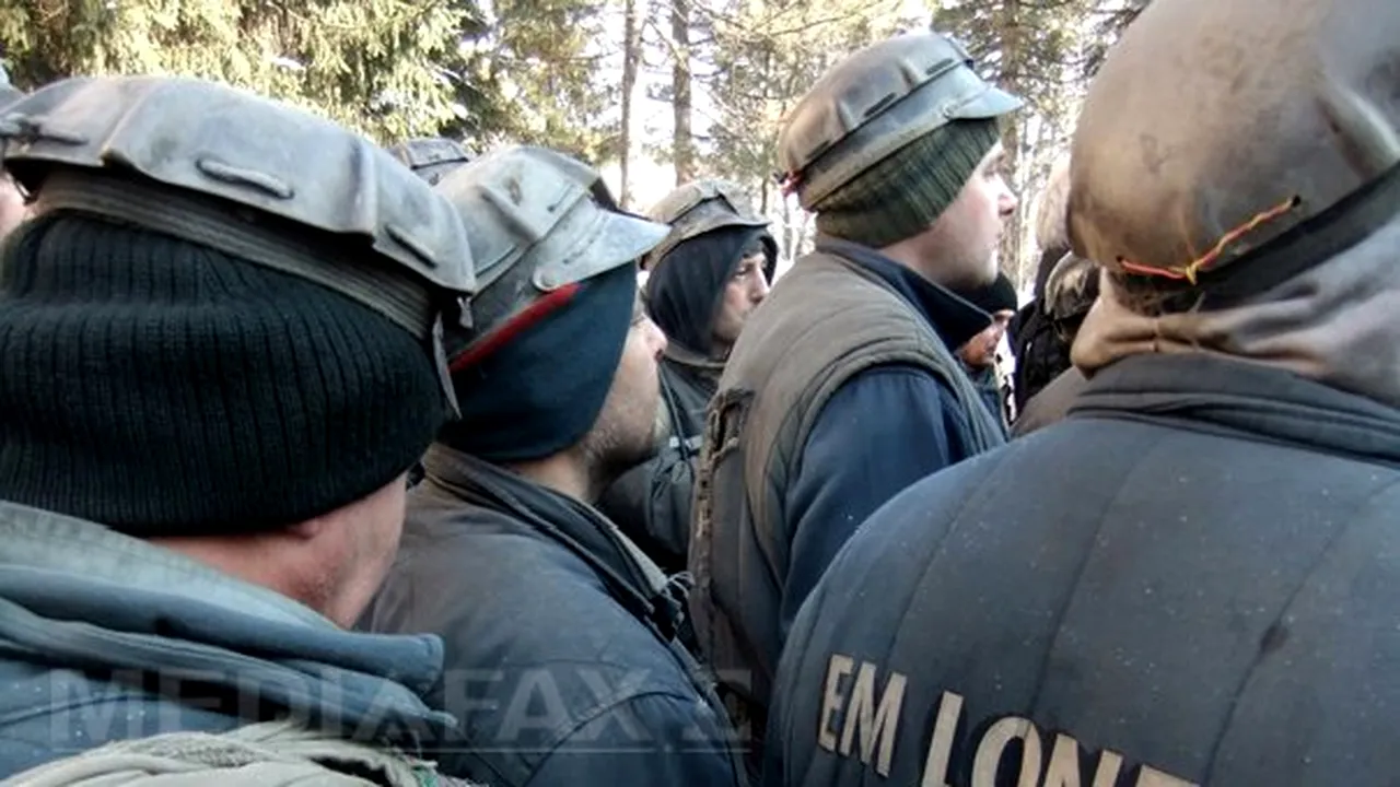 Minerii din Valea Jiului, în cea de-a doua zi de proteste