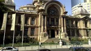 Ministerul Finanţelor a atras 715 milioane de lei de la bănci 