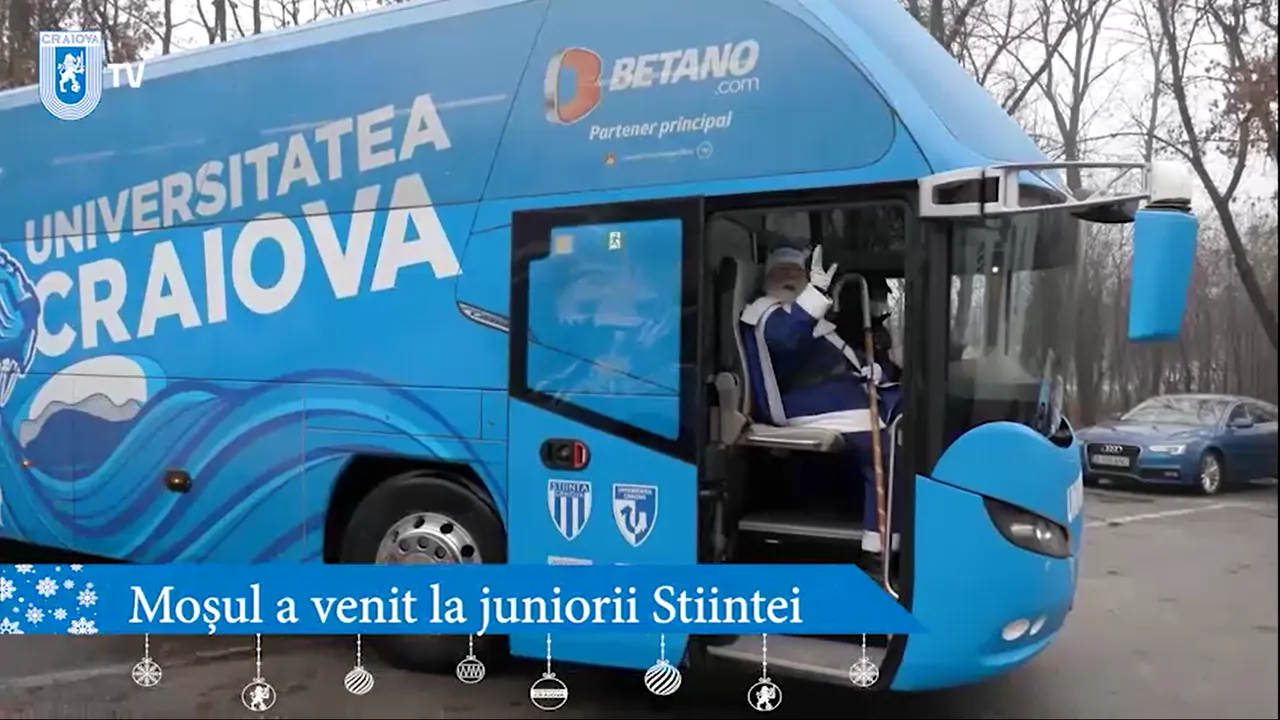 Moş Crăciun, în alb-albastru la juniorii de la Universitatea Craiova