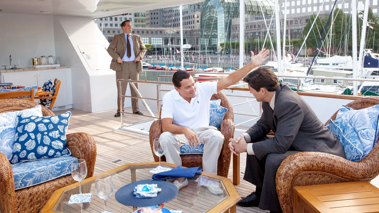 Fascinanta poveste a unei fraude de proporţii: cum a ajuns condamnat la închisoare fostul premier al Malaeziei care a finanţat din banii cetăţenilor filmul “The Wolf of Wall Street”