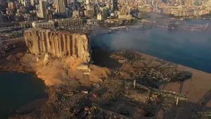 Explozia devastatoare din Beirut. Imagini aeriene filmate azi arată amploarea dezastrului