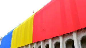 GÂNDUL LIVE: Cum va arăta noua Constituţie a României – de la stema pe tricolor la datoriile pe care le are statul faţă de cetăţe