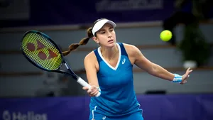 Belinda Bencic avansează în optimile Australian Open după retragerea lui Osaka din cauza unei accidentări