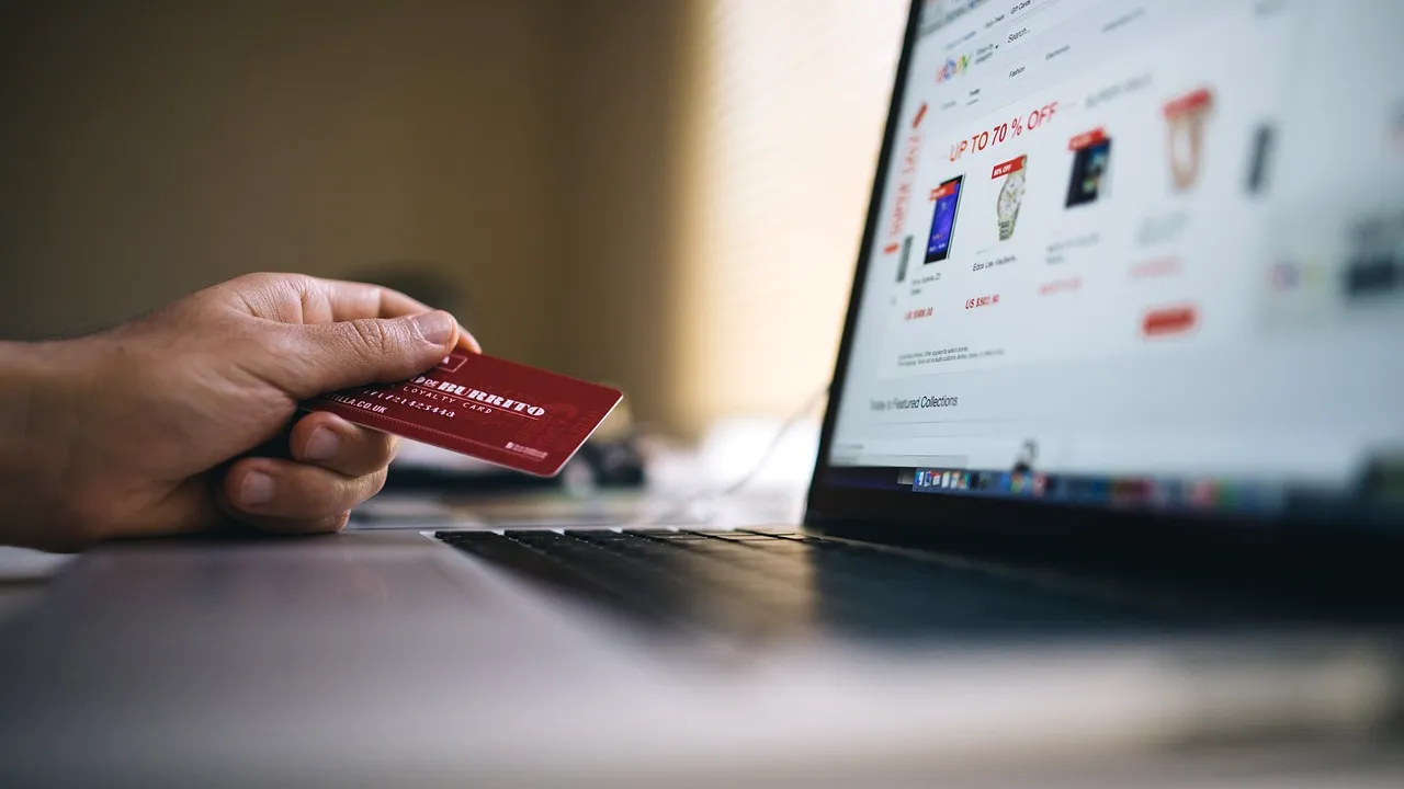 ANALIZĂ Limitless Agency: Mai mult de jumătate din populaţia României va folosi comerţul online până în 2025, piaţa de ecommerce ajungând la 10 miliarde de euro