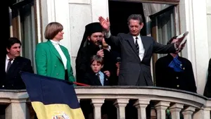 25 aprilie 1992 - Regele Mihai vizitează România, sute de mii de oameni ies în stradă