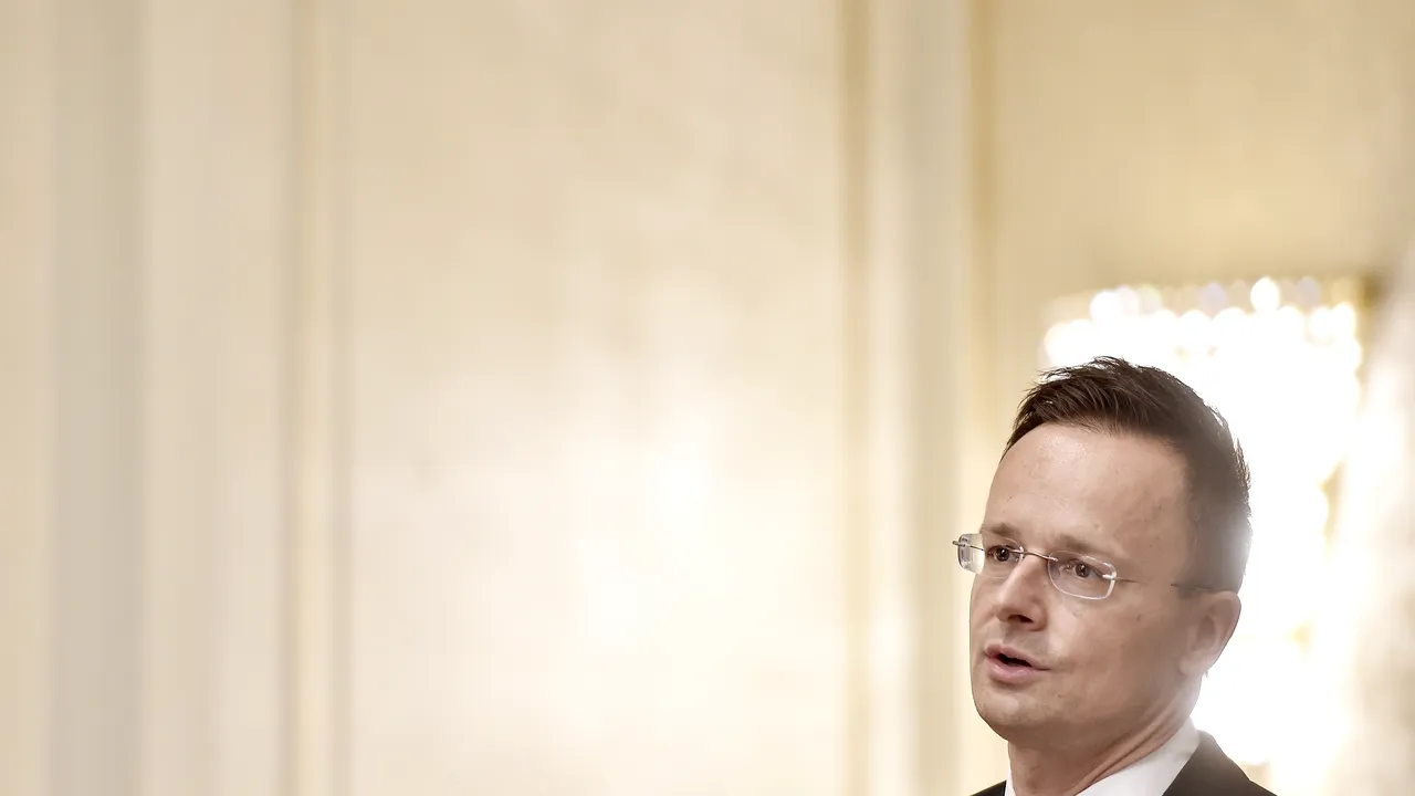 Ministrul maghiar de Externe: Prin Legea Învăţământului, recent adoptată, Ucraina a înjunghiat pe la spate România şi Ungaria