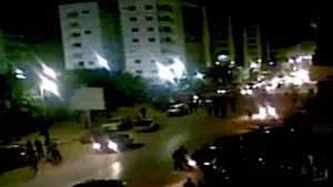 Libia: Manifestanţii de la Benghazi, atacaţi de lunetişti - VIDEO