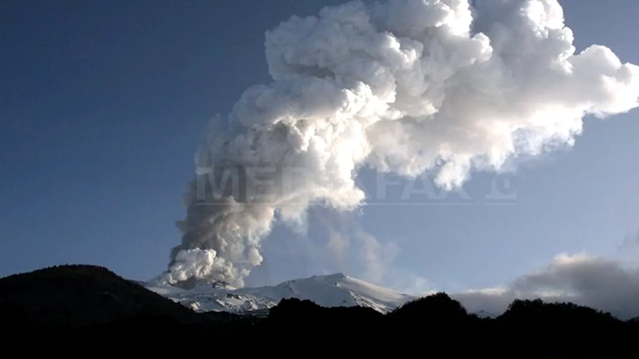 Nouă erupţie a vulcanului Etna, a doua din 2012