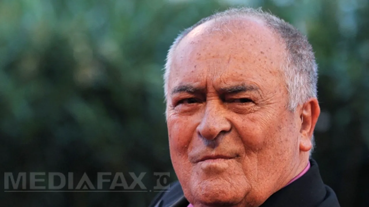 Cineastul Bernardo Bertolucci a suportat o intervenţie cardiovasculară