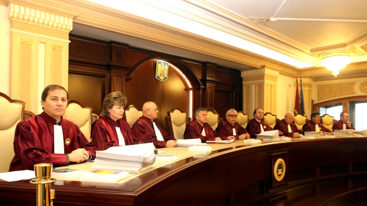 Un avocat cere Curţii de Apel Suceava să sesizeze CCR în privinţa neconstituţionalităţii OUG 14