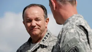 Generalul Philip Breedlove merge în Ucraina pentru discuţii cu autorităţile prooccidentale