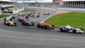 Pirelli încearcă să facă pneuri mai puţin durabile pentru Formula 1