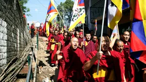 Un tribunal chinez a condamnat 17 persoane la închisoare pentru revoltele din Lhasa