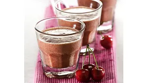 Specialităţi culinare şocante: Milkshake cu spermă de cal, scarabei în ciocolată sau larve prăjite