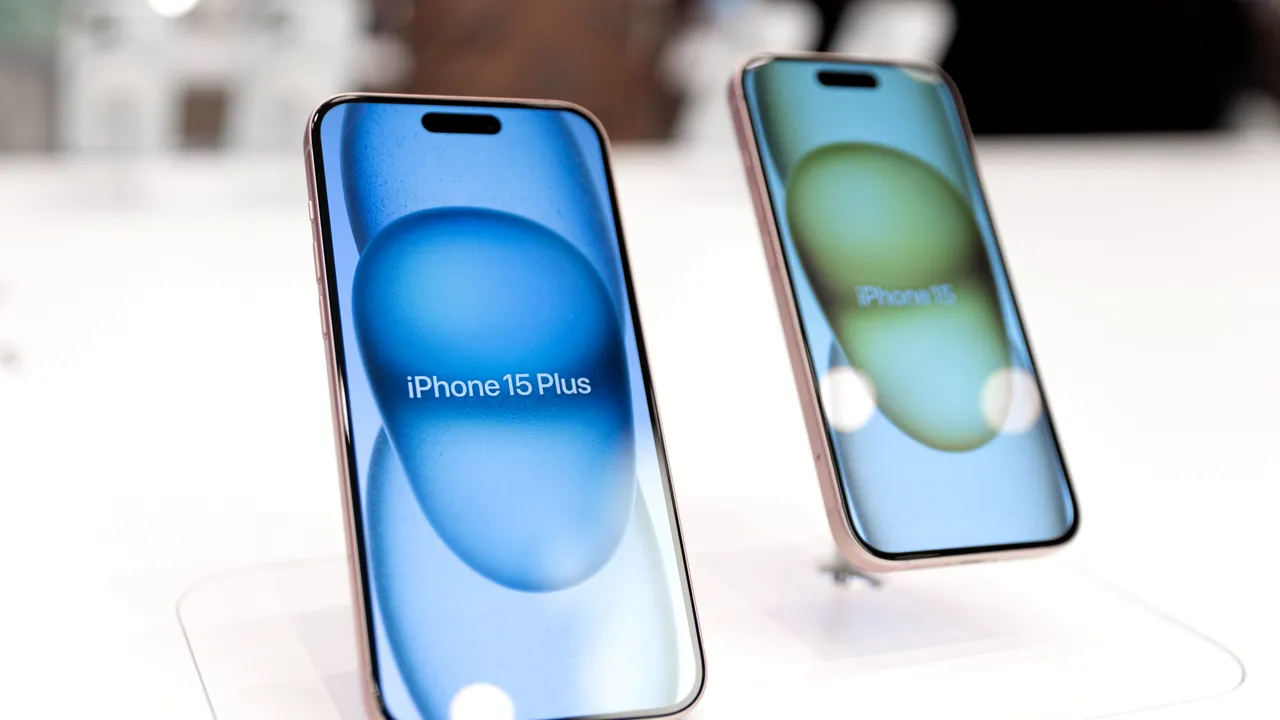 Apple vrea să lanseze un iPhone pliabil în 2026. Cererea pentru astfel de telefoane a crescut