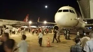 STAREA DE URGENŢĂ a fost reinstituită la Istanbul. Forţele speciale au ordin să DOBOARE orice elicopter care decolează fără permisiune - VIDEO