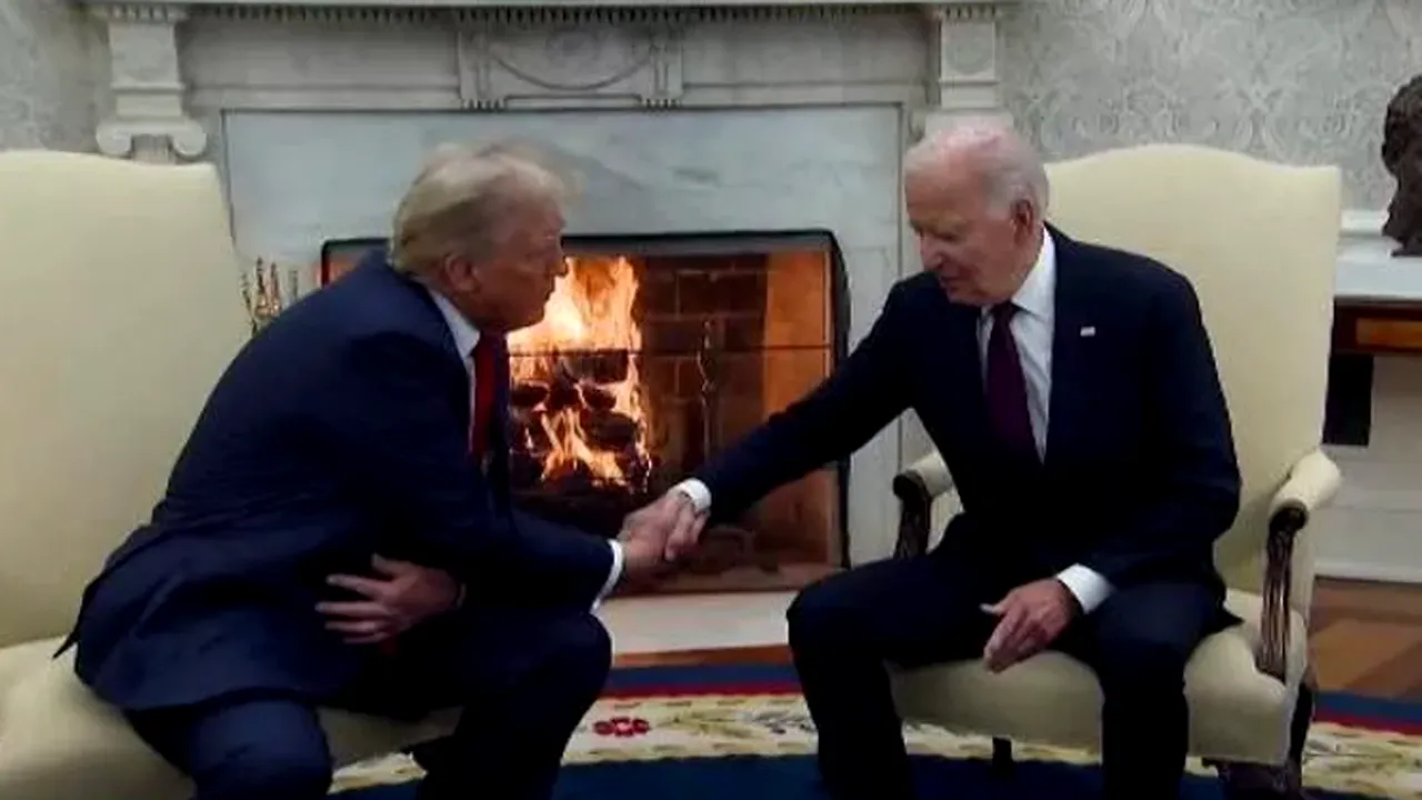 Trump către Biden, la intrarea în Biroul Oval: politica este dură / Cei doi, strânşi în jurul şemineului