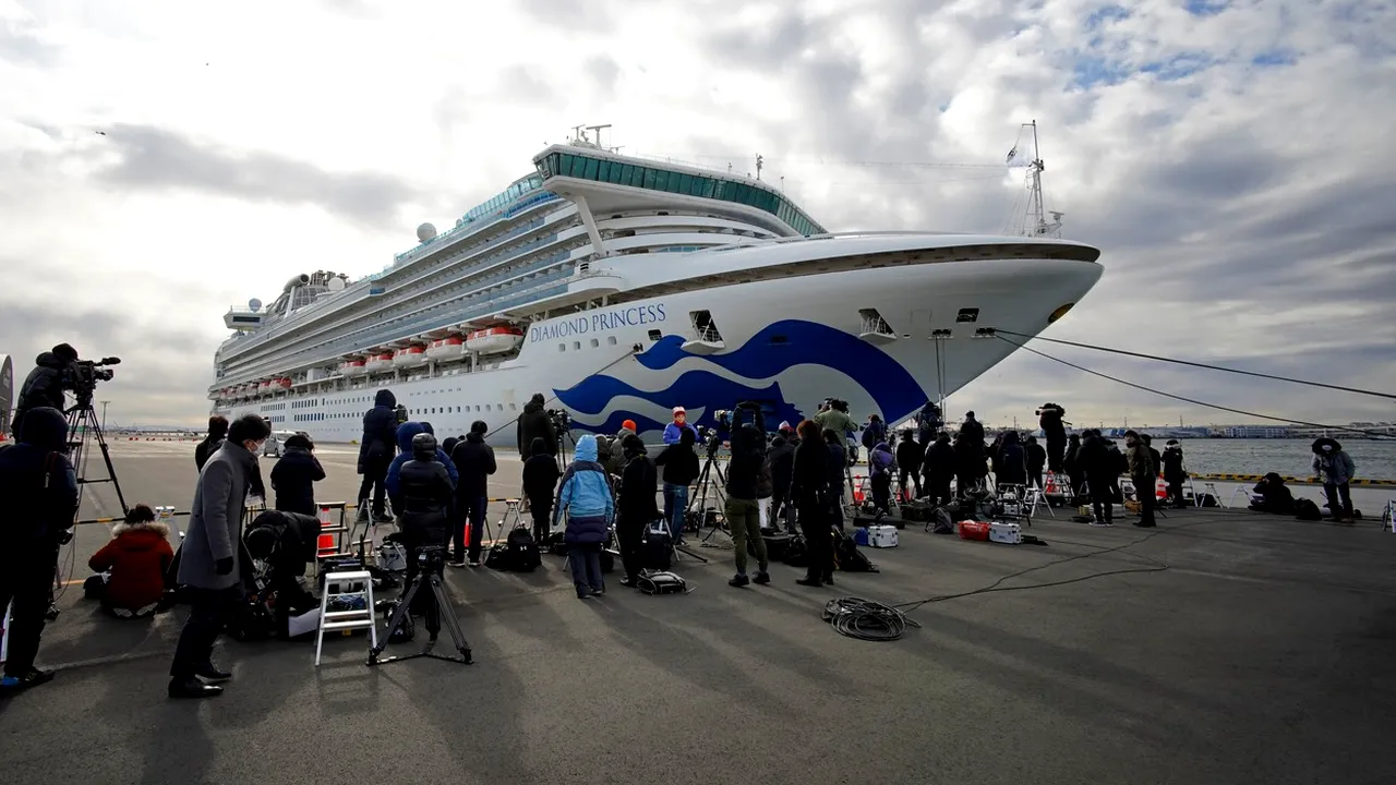 MAE anunţă că 17 români se află la bordul navei de croazieră aflată în carantină în Japonia