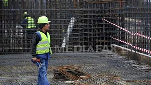 Posibilitatea construirii pe 85% din spaţiile verzi retrocedate, respinsă de Comisia de mediu