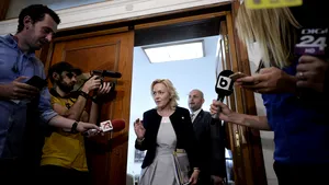 Carmen Dan anunţă SCHIMBAREA statutului poliţistului: Doresc eliminarea constrângerilor pe care le au poliţiştii în cazul uzului de armă