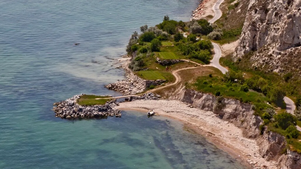 Britanicii recomandă Bulgaria: este „noua Mallorca”, dar are mâncare, bere și zboruri ieftine