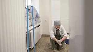 UE condamnă dur atacul Rusiei asupra spitalului din Mariupol / Borrell: „O crimă de război odioasă