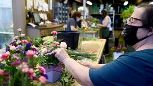 Un cuplu de gay câştigă la Curtea Supremă procesul intentat proprietarului unei florării. Acesta refuzase să le pregătească buchetele de nuntă