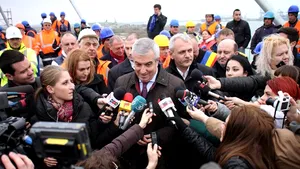 Tăriceanu a încurcat noul pod de la Agigea cu cel vechi: Vin de la Bucureşti şi ştiu mai mult ca voi - AUDIO