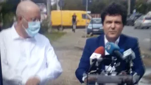 Îmbrânceli în timpul unei conferinţe de presă a lui Nicuşor Dan. Viceprimarul Aurelian Bădulescu a intervenit agresiv