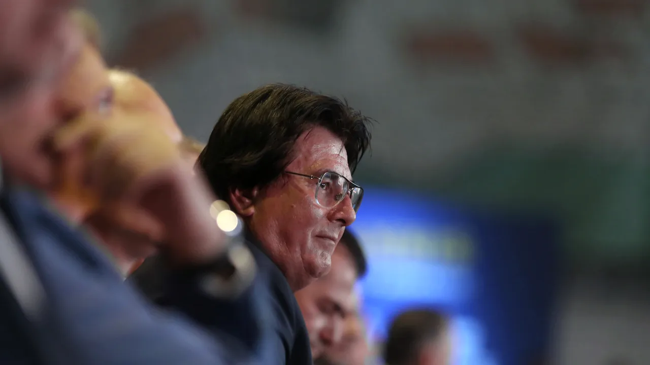 Nicolae Robu interzice manelele şi grătarele în aer liber pe domeniul public, la Timişoara / Edilul anunţă sondaj. Internaut: „Trăim în 2019 şi domnul primar tocmai s-a întors în 1933”