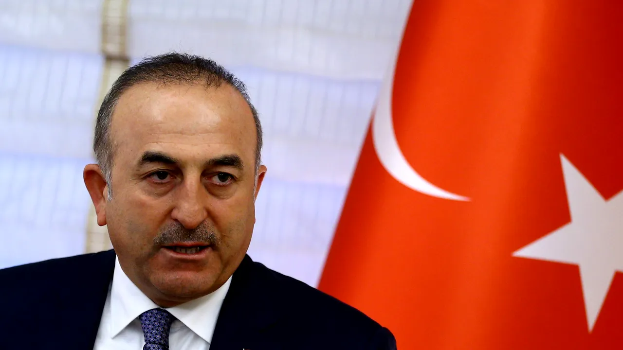 Oligarhii ruşi sunt bineveniţi în Turcia, a transmis ministrul de Externe, în timp ce aceştia fug de sancţiunile occidentale