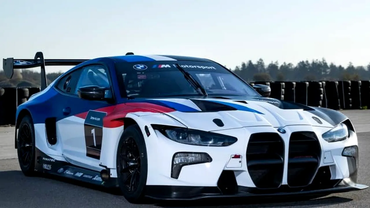 Noul BMW M4 e gata de curse. Bolidul dezvoltă peste 500CP