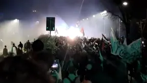 Ciocniri între poliţie şi demonstranţi la Udine. Au fost folosite gaze lacrimogene şi tunuri cu apă