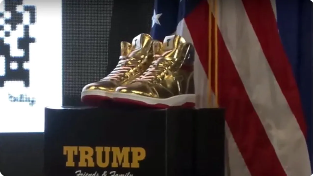 Trump lansează o linie de încălţăminte, după o amendă de 355 milioane de dolari. Cât costă pantofii sport