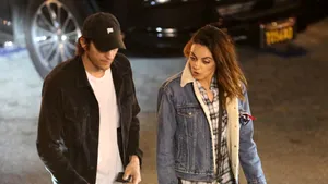 Milla Kunis şi Ashton Kutcher au apărut din nou împreună pe platourile de filmare. De data aceasta, într-o reclamă pentru Super Bowl