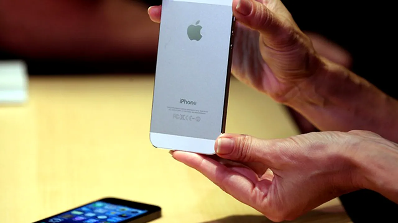 iPhone 5. Când ajunge noul iPhone de la Apple în România. Dezbatere Gândul LIVE