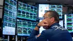 Analiză XTB: Vând, cumpără sau așteaptă? Investitorii, presați de decizii când piața se clatină