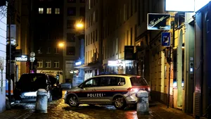 Atentatul de la Viena. Poliţia face percheziţii într-o ţară vecină, la cererea autorităţilor austriece