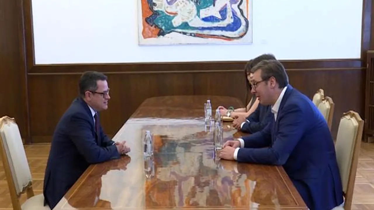 Eduard Hellvig, directorul SRI, s-a întâlnit cu preşedintele Serbiei, Aleksandr Vucici | VIDEO
