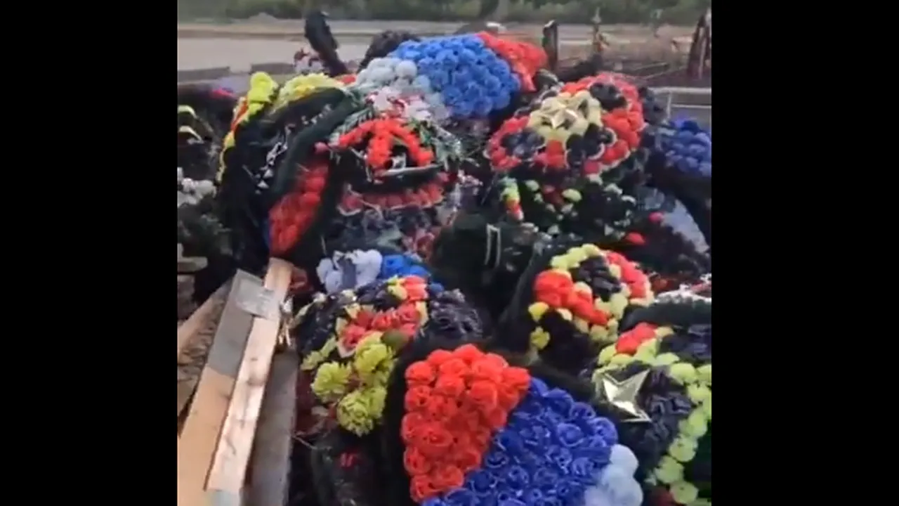 Imagini horror din cimitirul Wagner: morminte tasate cu buldozerul şi cruci făcute stivă

