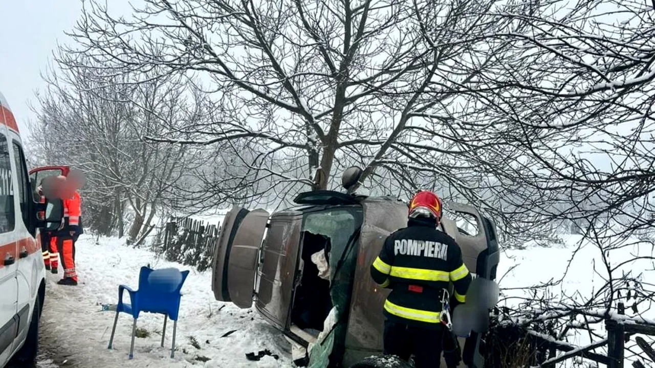 Accident rutier în Argeș. Opt persoane, între care cinci copii, transportate la spital