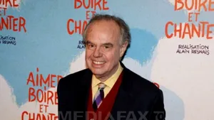 Frederic Mitterrand, între personalităţile decorate de principesa Margareta, în numele Regelui Mihai