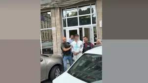 Pistolarul din Centrul Vechi, trimis la expertiză psihiatrică, iar complicele acestuia - reținut
